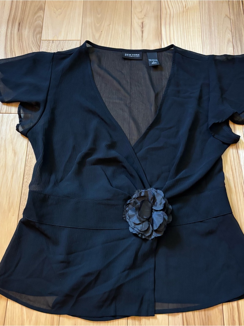 Vintage Y2K NY & Co Black V Neck Wrap Style Flutter Sleeve Flower Accent Top